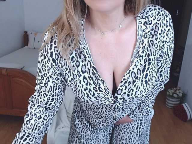 Evamaria2025 live cam on BongaCams