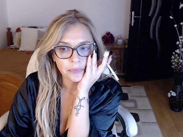 Evamaria2025 live cam on BongaCams