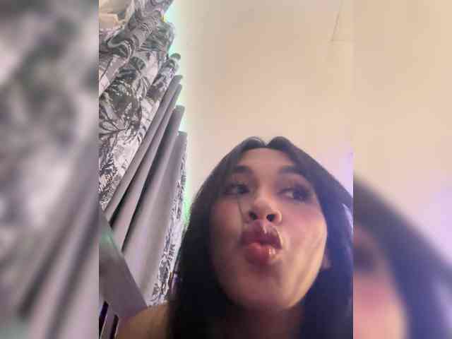 JRosey Live Webcam on BongaCams