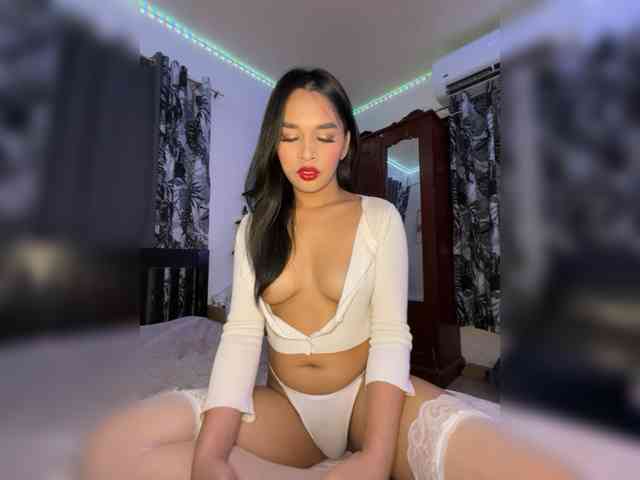 JRosey Live Webcam on BongaCams