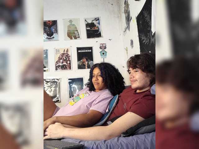 HotHoneyChile's BongaCams show and profile