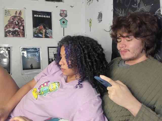 HotHoneyChile webcam