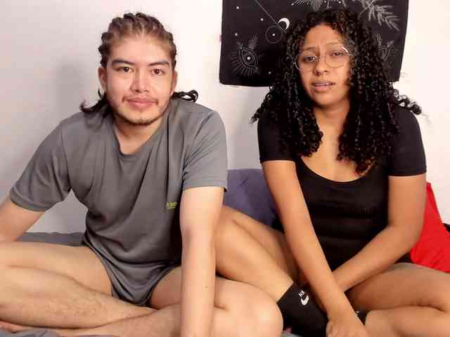 HotHoneyChile webcam