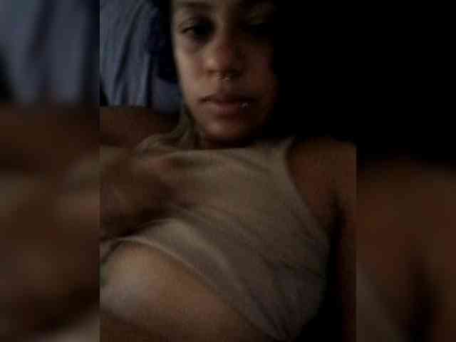 HotHoneyChile webcam