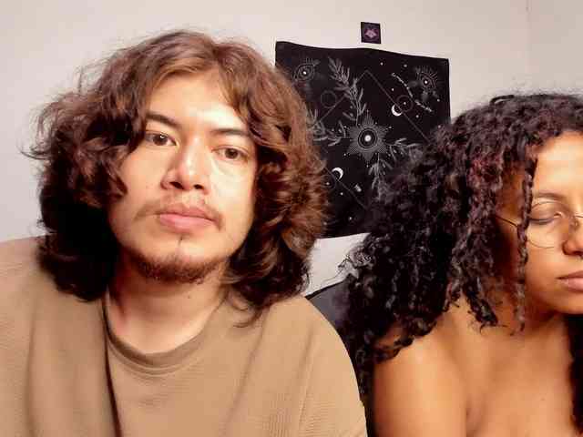 HotHoneyChile webcam