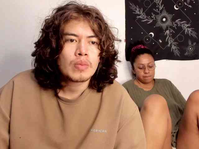 HotHoneyChile webcam