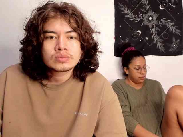 HotHoneyChile webcam