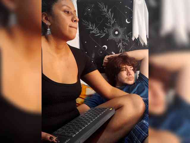 HotHoneyChile webcam