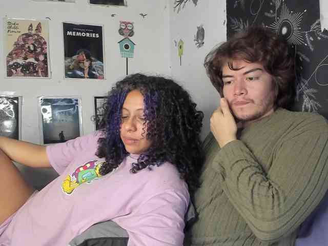 HotHoneyChile webcam