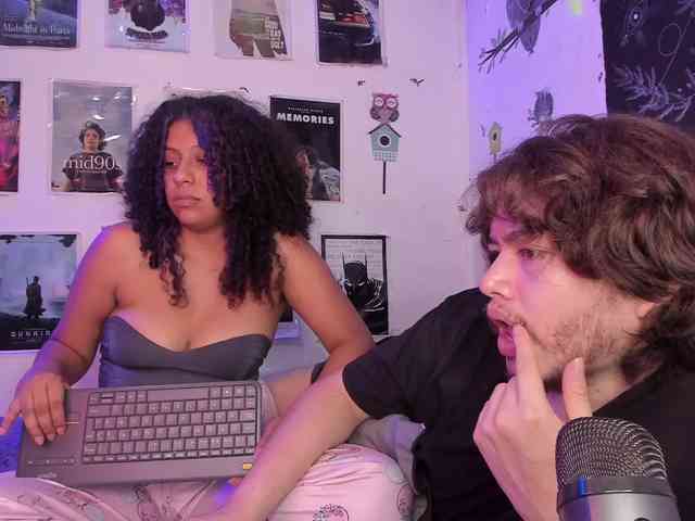 HotHoneyChile webcam