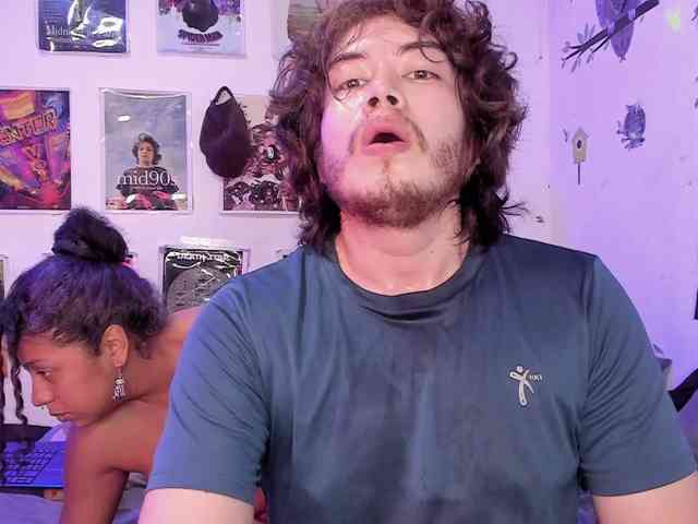 HotHoneyChile webcam
