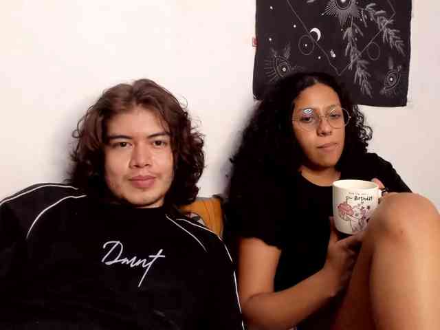 HotHoneyChile webcam