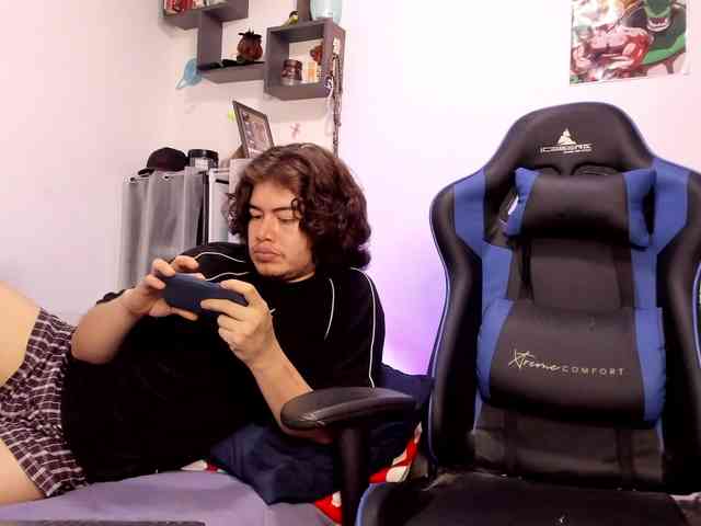 HotHoneyChile webcam