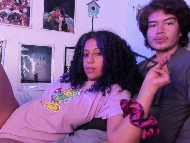 HotHoneyChile webcam