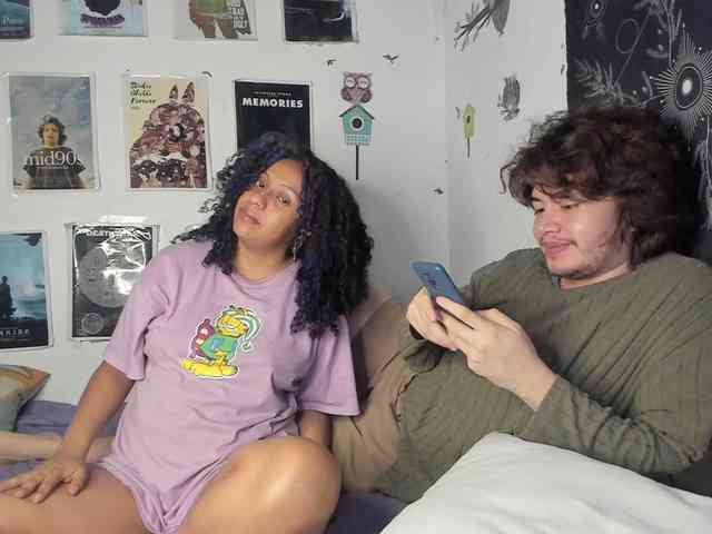 HotHoneyChile webcam