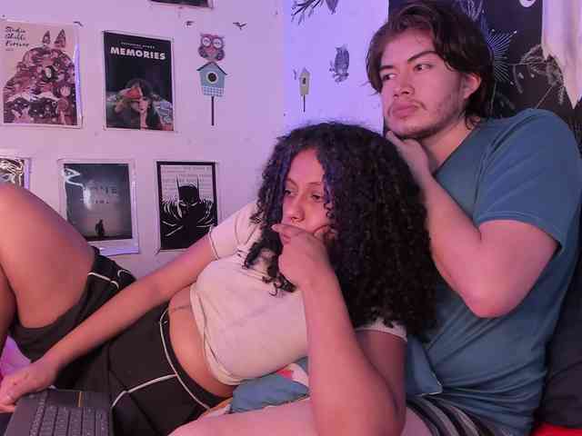 HotHoneyChile webcam