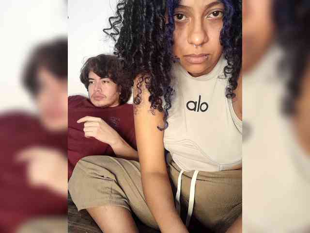 HotHoneyChile webcam