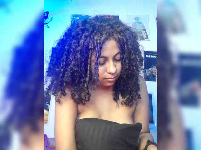 HotHoneyChile webcam