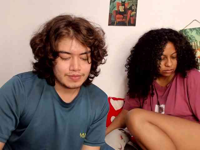 HotHoneyChile webcam