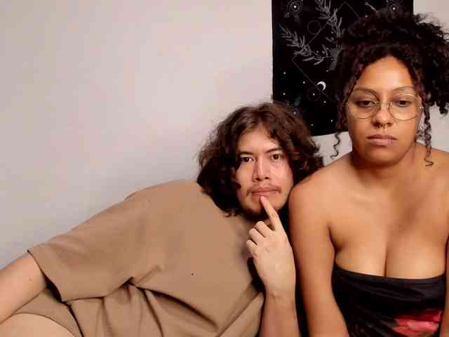 HotHoneyChile webcam