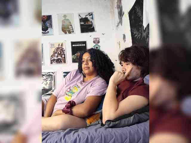 HotHoneyChile webcam