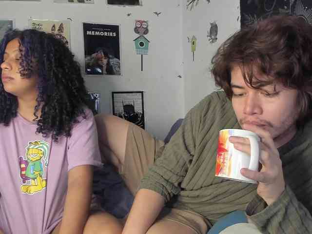 HotHoneyChile webcam