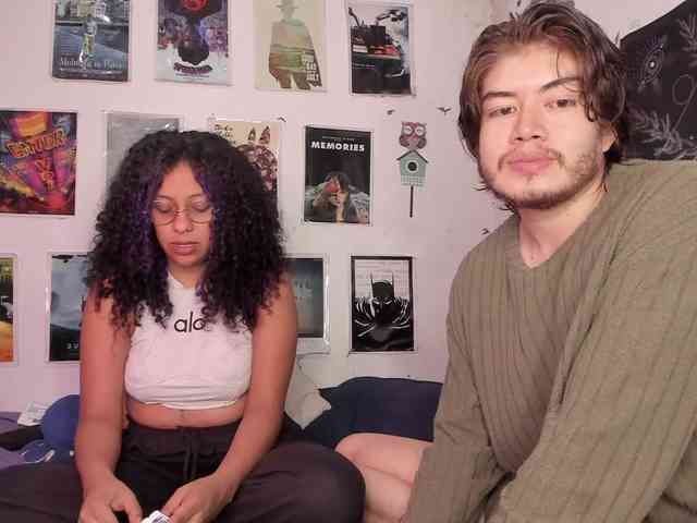HotHoneyChile webcam
