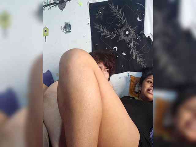 HotHoneyChile webcam