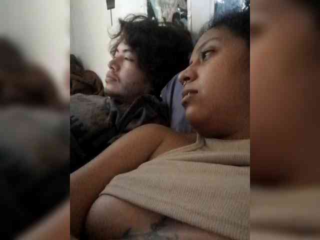 HotHoneyChile webcam