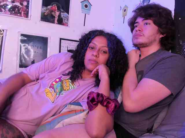 HotHoneyChile webcam