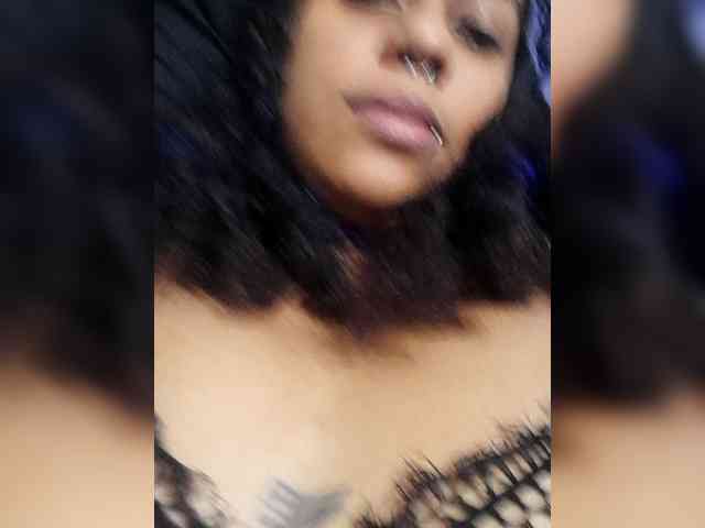 HotHoneyChile webcam