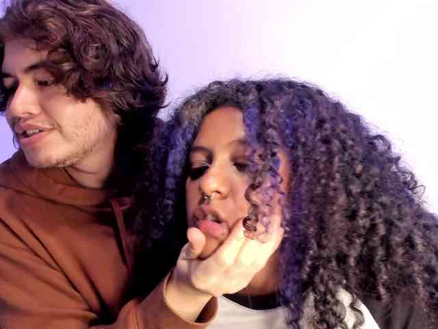HotHoneyChile webcam