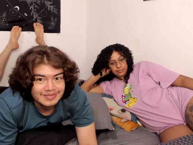 HotHoneyChile webcam
