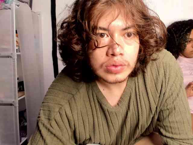 HotHoneyChile webcam