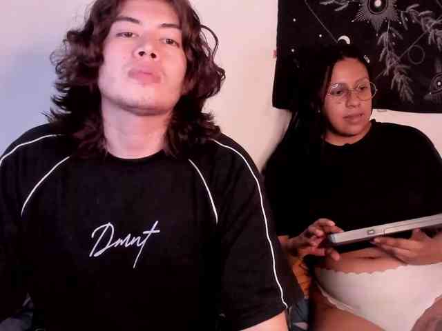 hothoneychile's live room