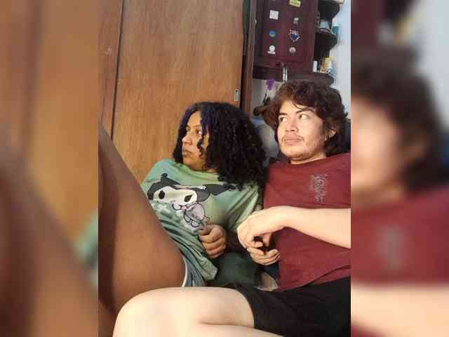 HotHoneyChile webcam