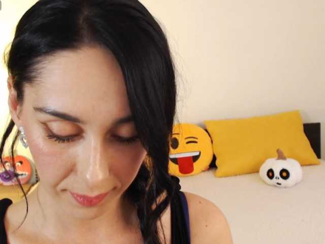 ValeriaFoxx live cam on BongaCams