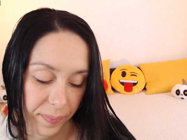 ValeriaFoxx live cam on BongaCams