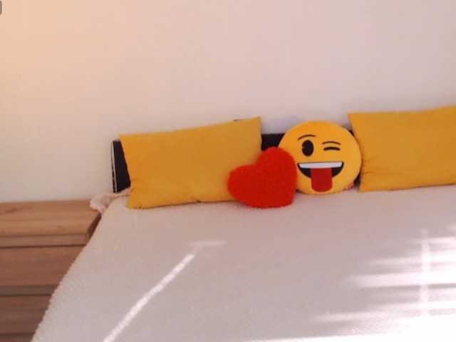 ValeriaFoxx live cam on BongaCams
