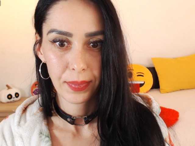 ValeriaFoxx live cam on BongaCams