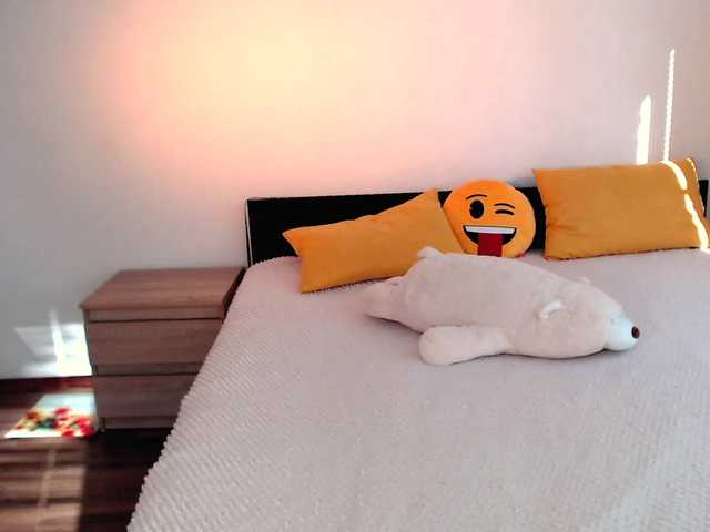 ValeriaFoxx — live female cam