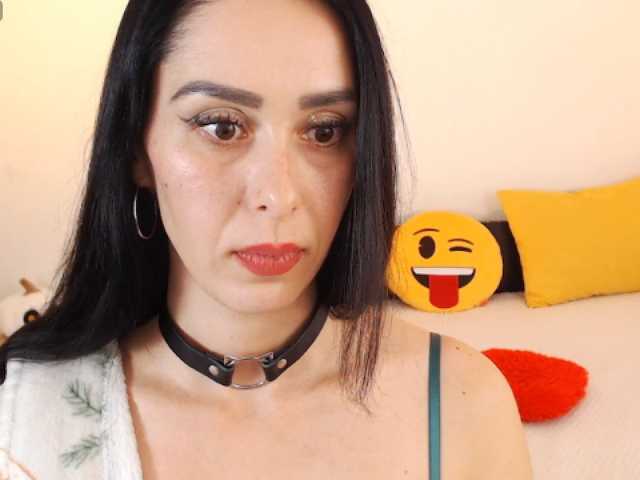 ValeriaFoxx live cam on BongaCams