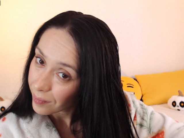 ValeriaFoxx live cam on BongaCams