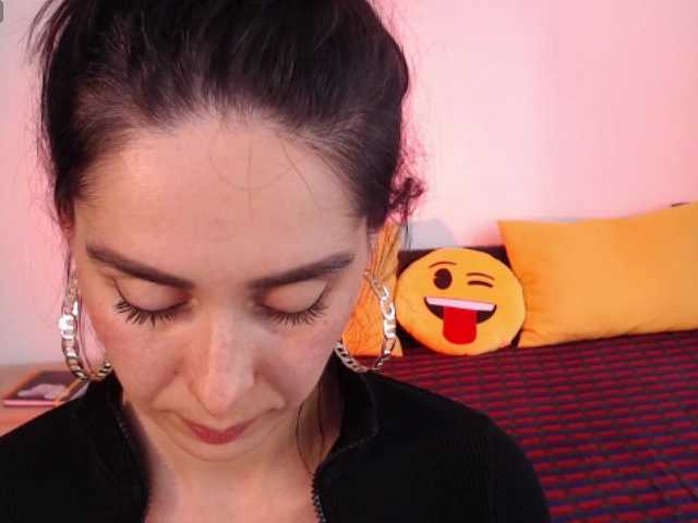 ValeriaFoxx live cam on BongaCams
