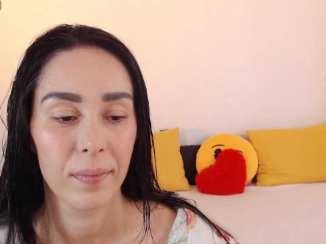 ValeriaFoxx live cam on BongaCams
