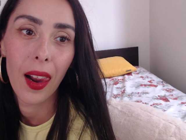 ValeriaFoxx live cam on BongaCams