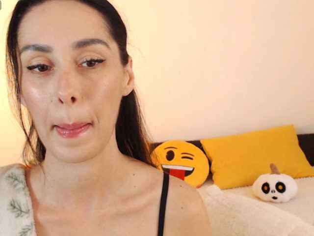 ValeriaFoxx live cam on BongaCams