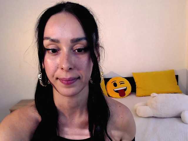 ValeriaFoxx — live female cam