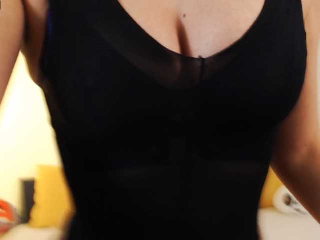 ValeriaFoxx live cam on BongaCams