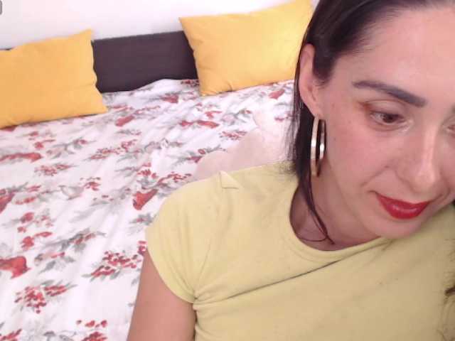ValeriaFoxx live cam on BongaCams